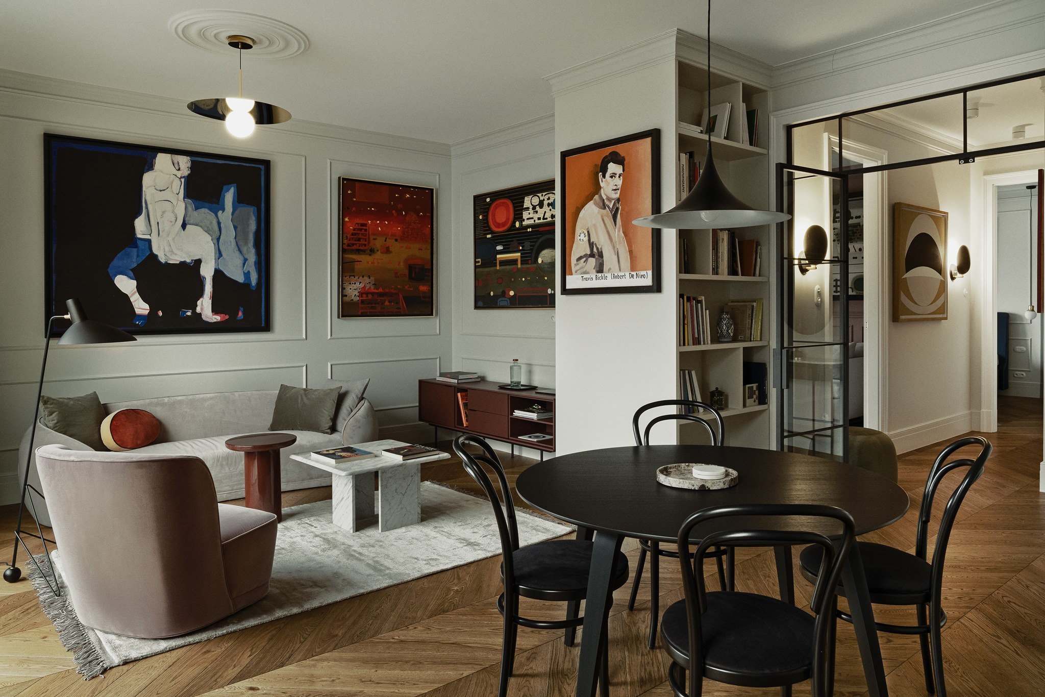 Apartament w Gdyni 2022 — elegancki vintage, marmur, sztuka na ścianach